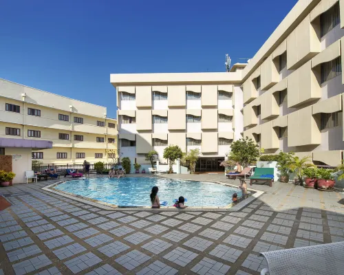 Royal Rattanakosin Hotel - Near Grand Palace & Khaosan Road Hotel berhampiran Grand Palace (Istana Besar)