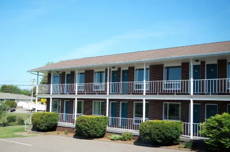 Dutch Inn Отели в г. Корнуолл