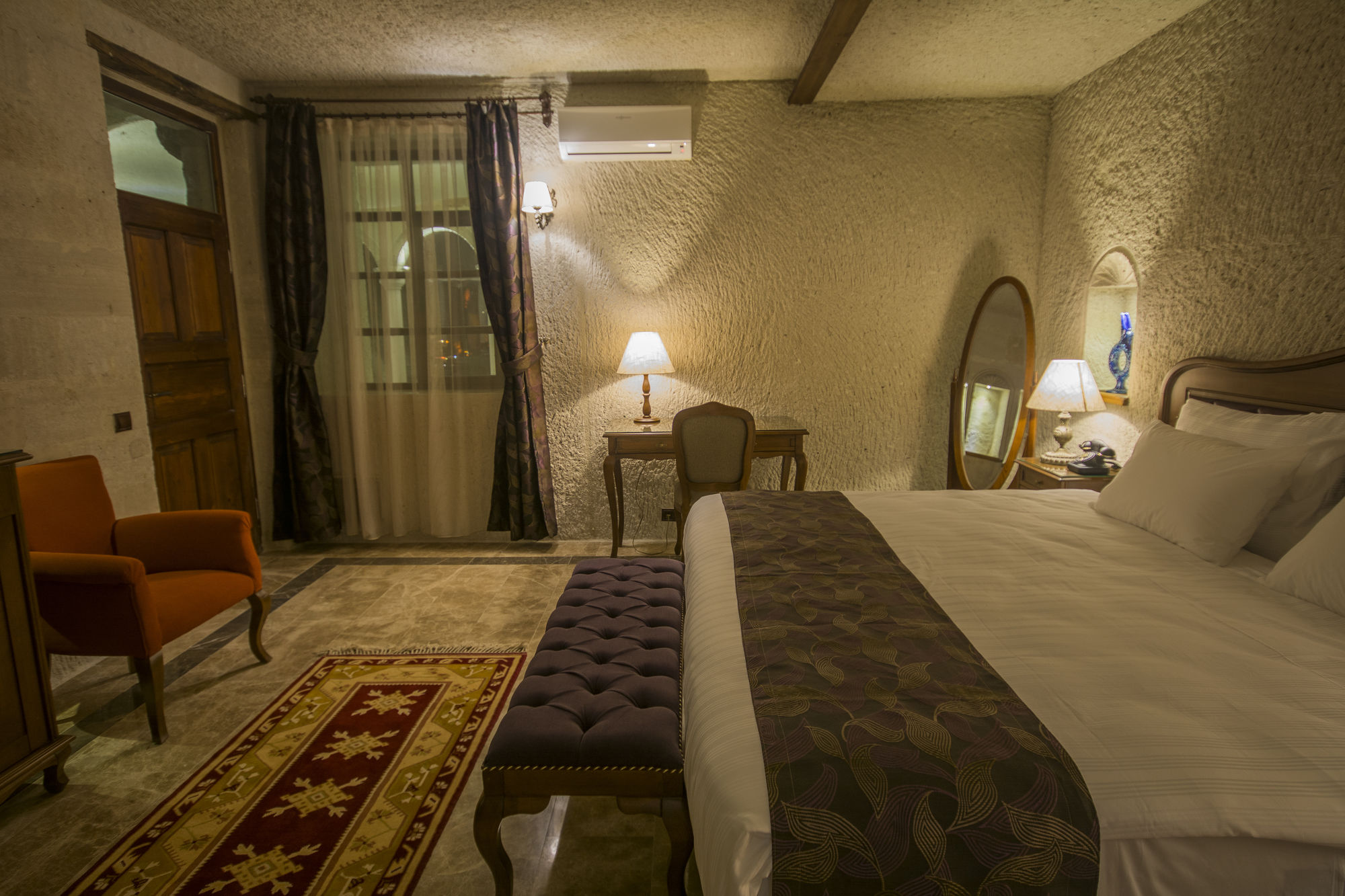 Artemis Cave Suites