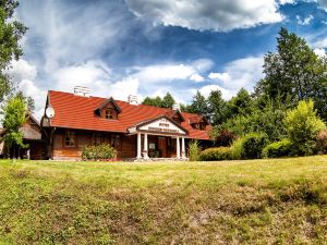 Hotel Dworek Wapionka