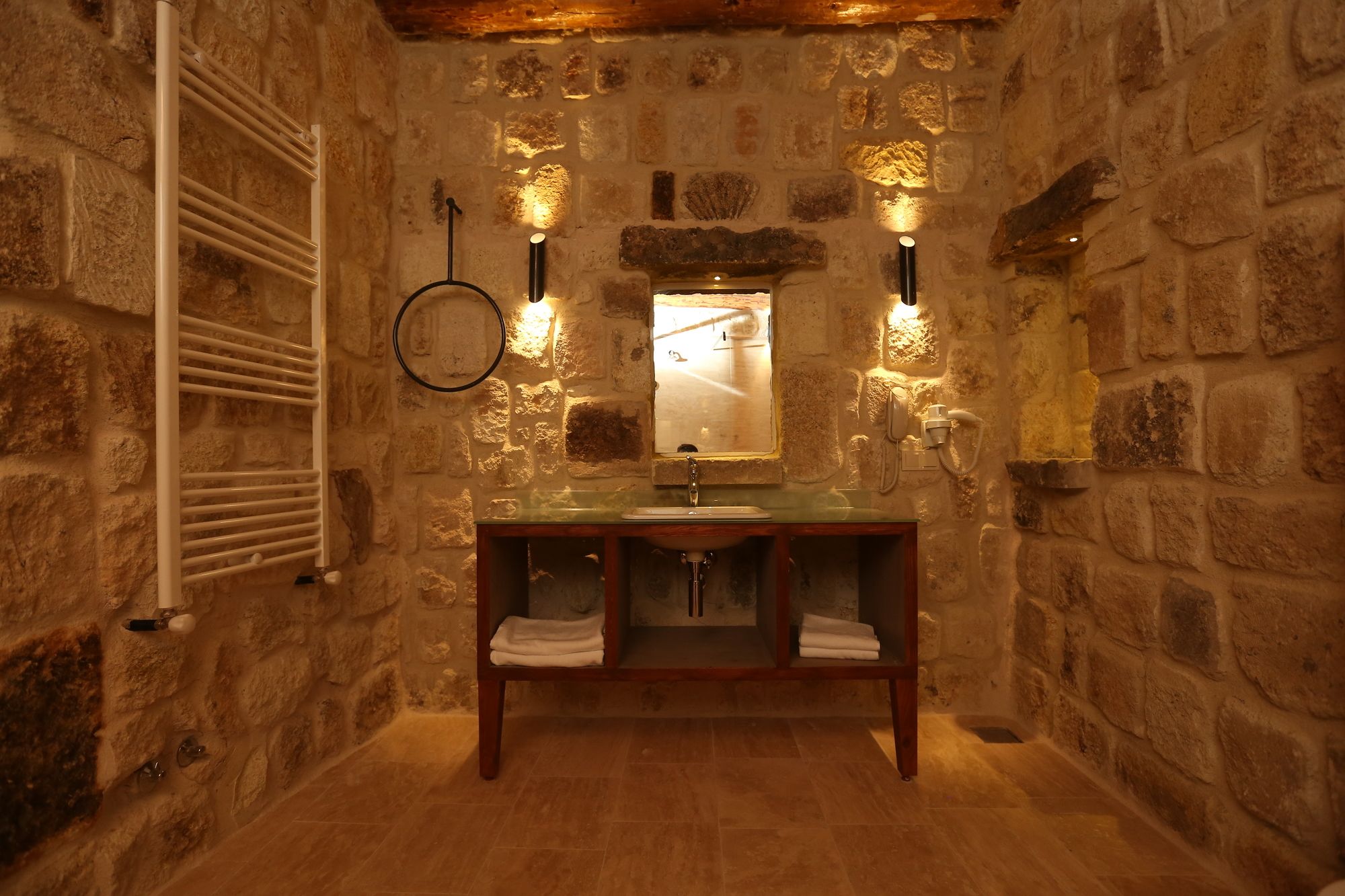 Acropolis Cave Suites