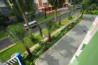 five6 Hotel Splendour - parking