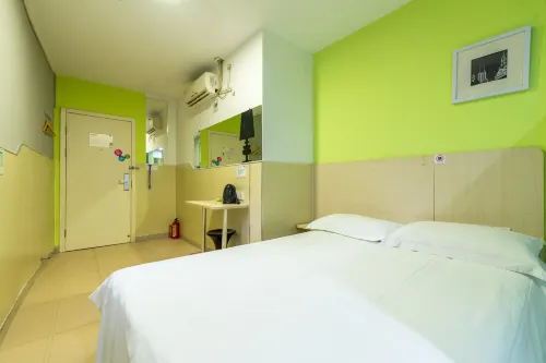 100 Hotel (Guangzhou Panyu Shiqiao Metro Station)