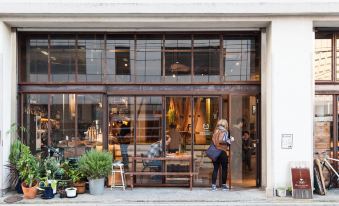 Nui. Hostel & Bar Lounge