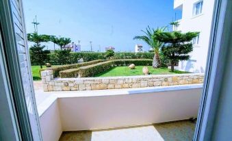 Yiannis Manos Hotel Resort