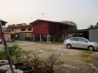 Vitoonguesthouse2Fanrooms & Aircondition Hotel dekat Wat Nong Ta Chot