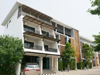 Villa's Day Hotels in Phlai Chumphon