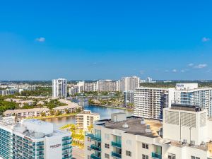 Hyde Beach Condos by Ammos VR