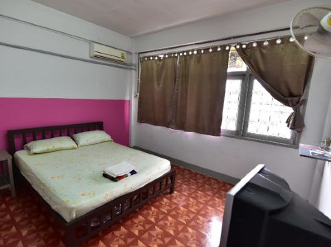 Friend House - Adults Only