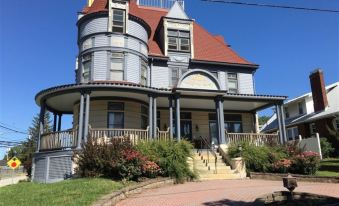 The Levi Deal Mansion Bed & Breakfast