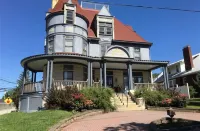 The Levi Deal Mansion Bed & Breakfast فنادق في Meyersdale