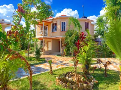 Villa Mimosa Hotel in zona Palenet Multi Service