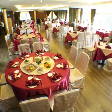 Spa Spring Resort Отели рядом с достопримечательностью «Бэйтоу»