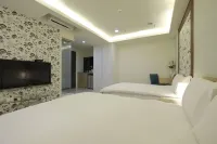 LJ Hotel Hotels in Lingya District