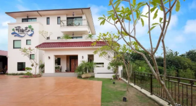 Kurumba B&B Hotels near SL22 Steam Locomotive of Jiji Train Station