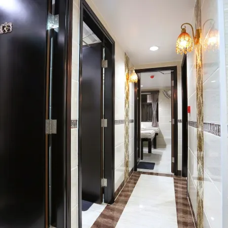 Tom's Guest House Отели рядом с достопримечательностью «Особняк Чунцин»