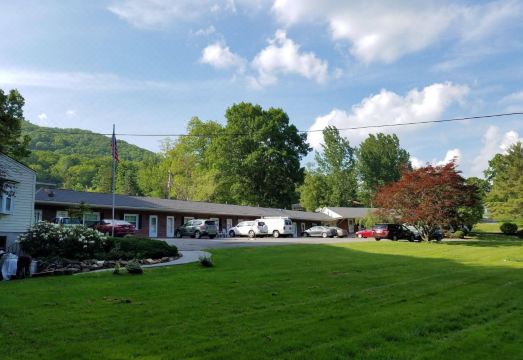 3. 로셀로 모텔..