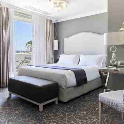Queen Victoria Hotel by Newmark Rooms