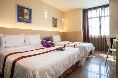 Lavender Inn Permas Jaya Отели в г. 