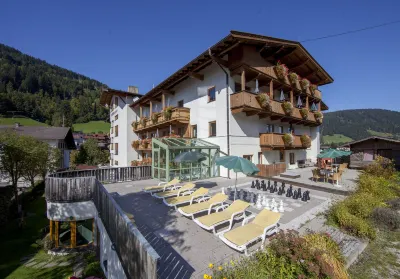 Landhotel Tirolerhof - Wildschönau - Premium Card im Sommer Hotels in Auffach