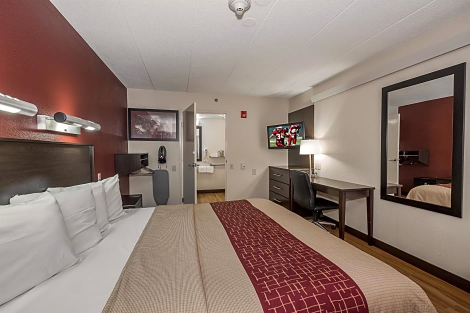 Red Roof Inn Plus + Boston - Framingham