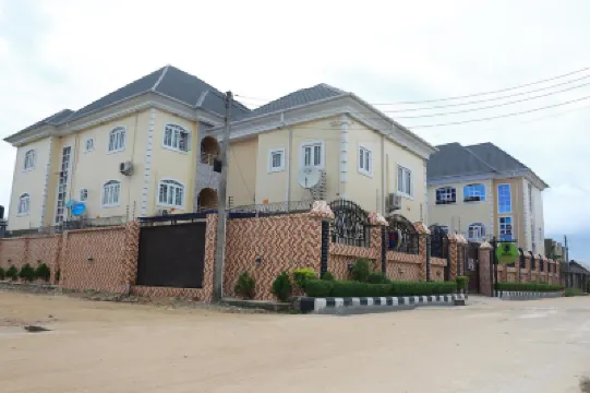 Resdon Hotel and Suites Hotels in 