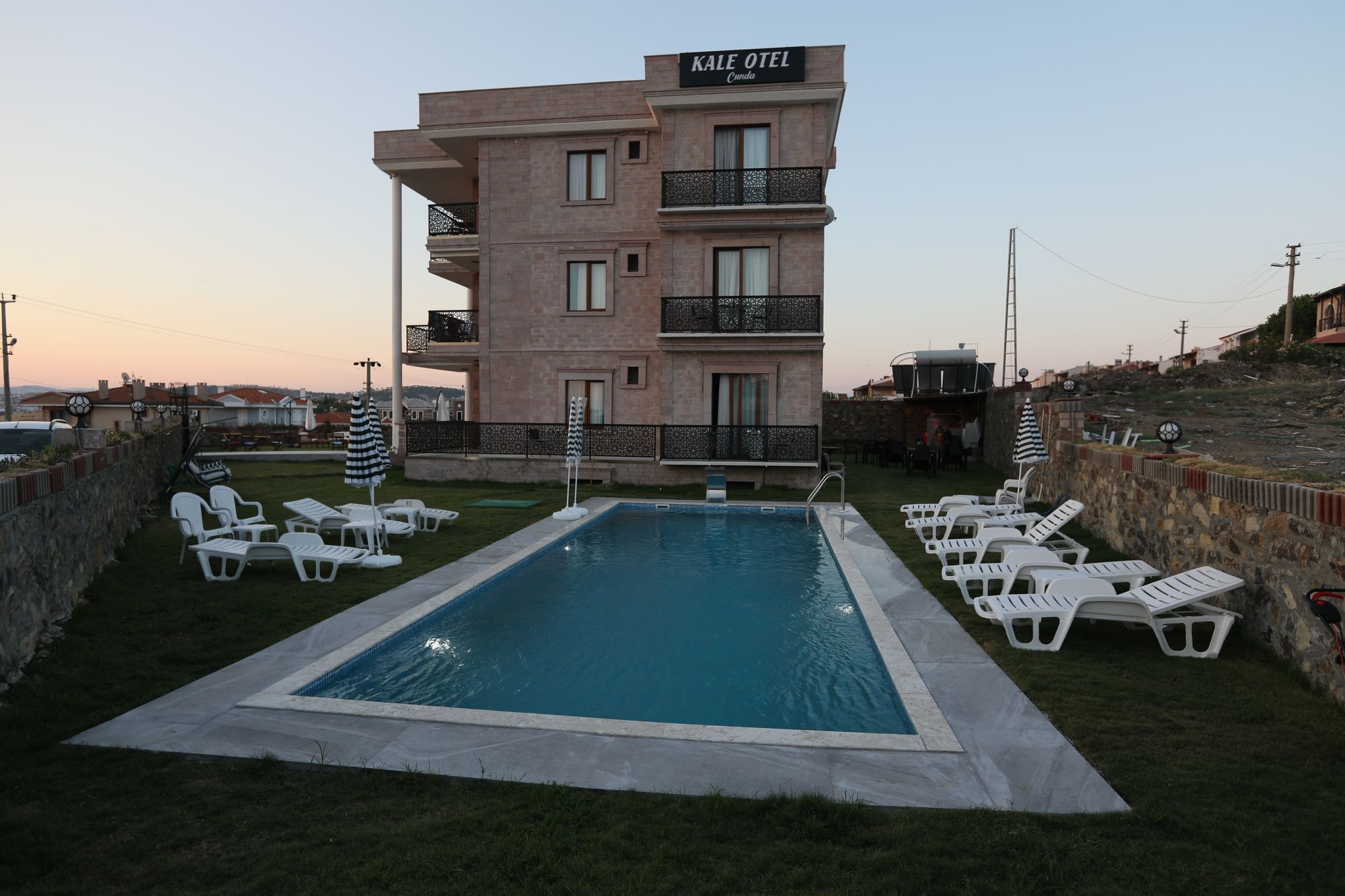 Cunda Kale Otel (Cunda Bal Konak Otel)