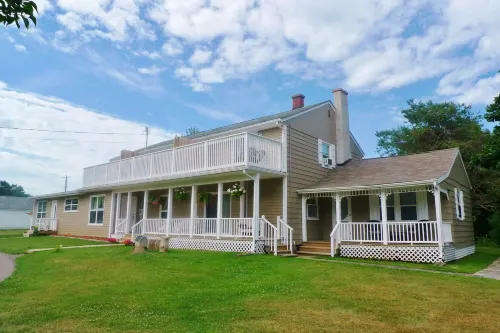 Cavendish Breeze Inn