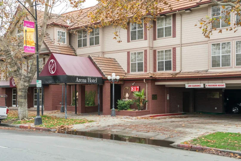 Arena Hotel