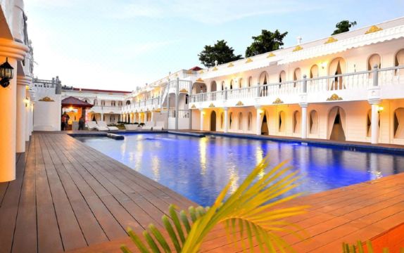 섬머 팰리스 수영장