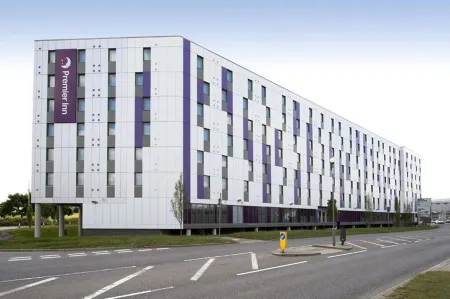 Premier Inn Heathrow Airport Terminal 4 Отели рядом с достопримечательностью «Heathrow Academy»