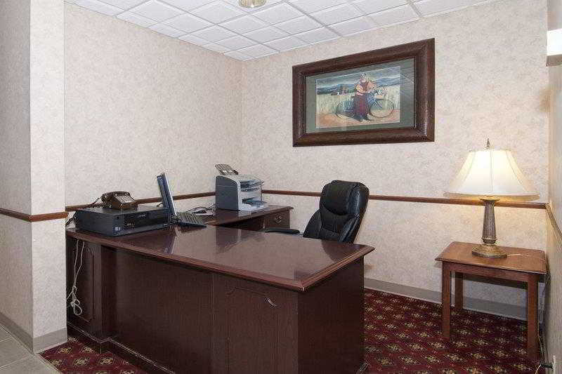 Norwood Inn & Suites Mankato