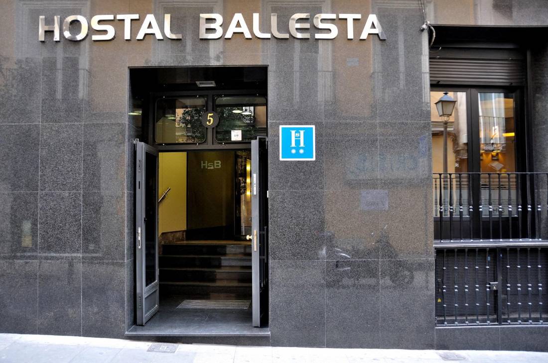 Hostal Ballesta-Madrid Updated 2022 Room Price-Reviews & Deals | Trip.com