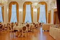 Hotel Holiday Park Hotels in Legionowo County