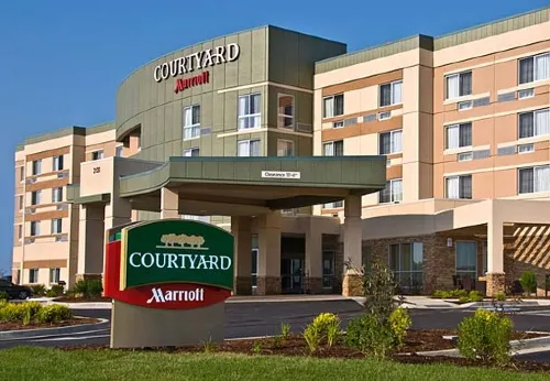 Courtyard Columbus New Albany فنادق في New Albany