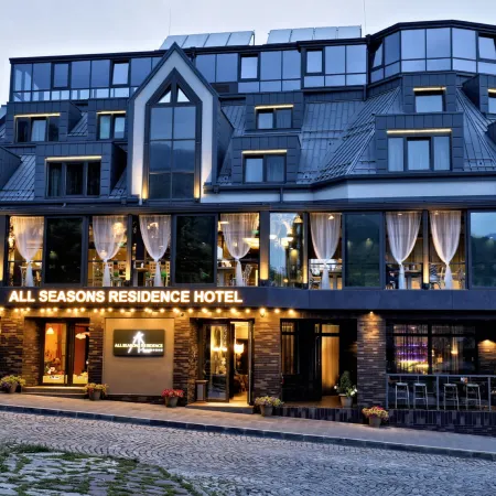 All Seasons Residence Hotel - Free Parking