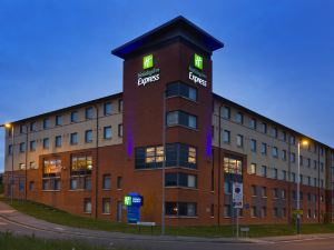 Holiday Inn Express London - Luton Airport