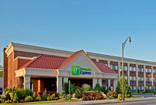 Rockville Centre Hotel - JFK Airport Hotels in Merrick