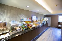 Holiday Inn Express FARGO-WEST ACRES by IHG - breakfast