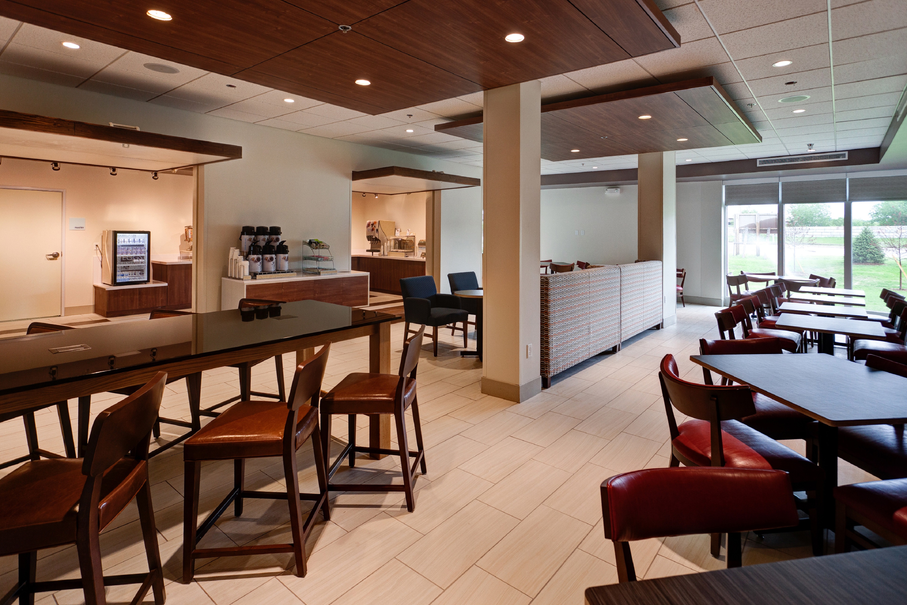 Holiday Inn Express & Suites Great Bend, an Ihg Hotel