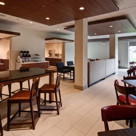 Holiday Inn Express & Suites Great Bend by IHG