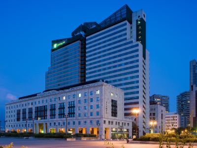 Holiday Inn NAPLES by IHG