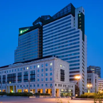 Holiday Inn NAPLES by IHG 중앙역 주변 호텔