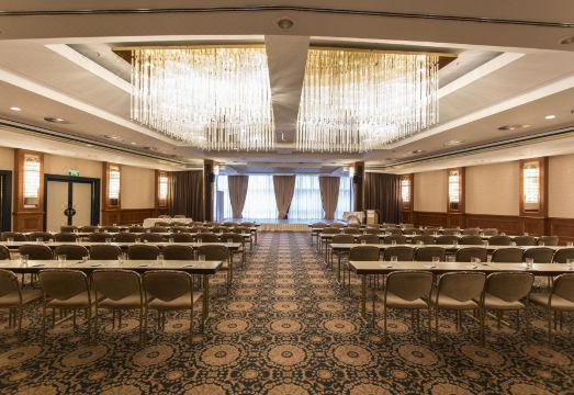 1. 래디슨 블루 호..