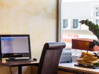 فندق روايال Hotels near محطة مترو أونيفيرسيتيت