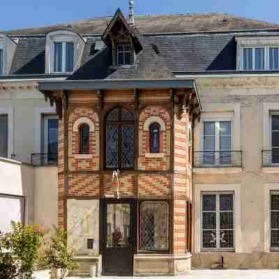 Le Grand Hôtel Restaurant Château du Loir Hotel Exterior