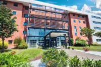 Zenitude Hôtel-Résidences Bordeaux Aéroport Mérignac Hotel berhampiran stade antoine CRUCHON