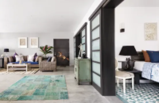 Owl and the Pussycat Hotel & Restaurant