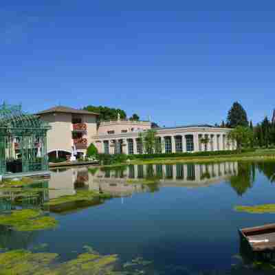 Hotel Georges Blanc · Relais & Châteaux 5 étoiles · Parc & Spa Hotel Exterior