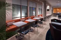 SpringHill Suites Lafayette South at River Ranch - breakfast